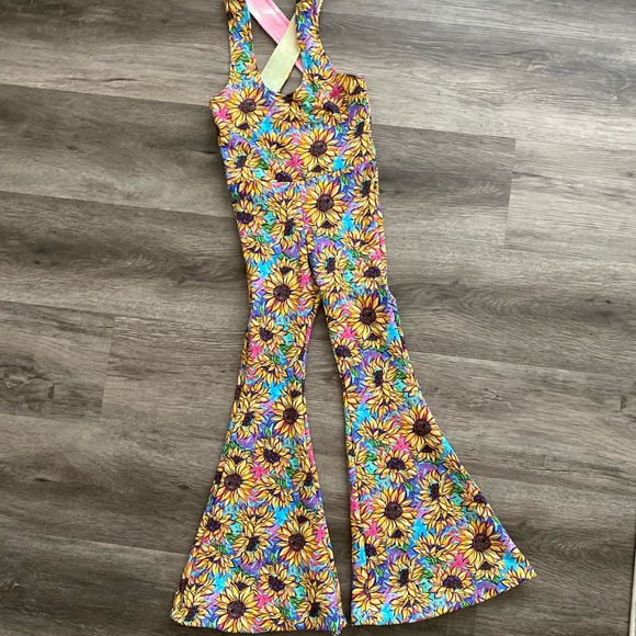 Bell bottom jumper - Picture 1 of 3